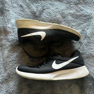 Nike Tanjun Sneakers